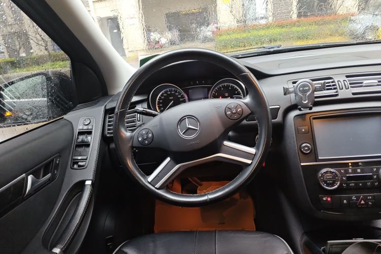 Used Mercedes-Benz R-Class 2015 R 400 4MATIC Business Model Steering Wheel