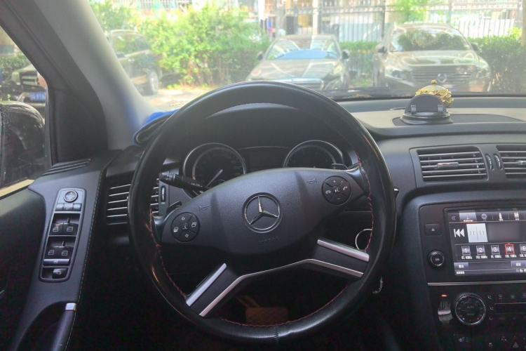 Used Mercedes-Benz R-Class 2015 R 400 4MATIC Business Model Steering Wheel