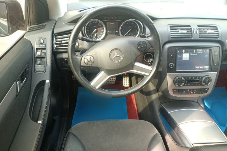 Used Mercedes-Benz R-Class 2015 R 320 4MATIC Luxury Model Steering Wheel