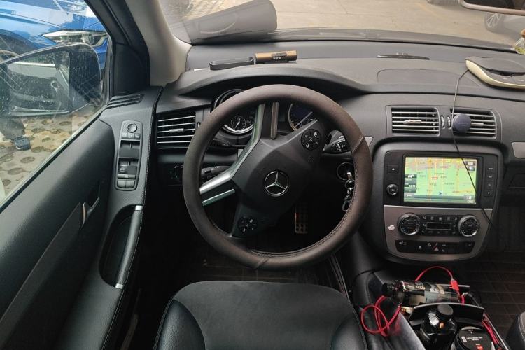 Used Mercedes-Benz R-Class 2015 R 320 4MATIC Luxury Model Steering Wheel