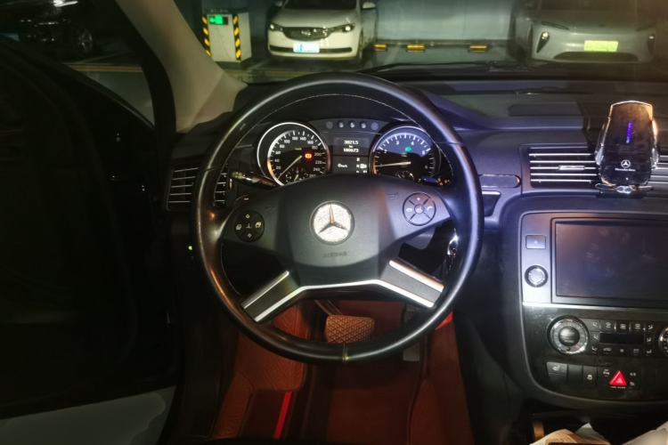 Used Mercedes-Benz R-Class 2015 R 400 4MATIC Business Model Steering Wheel