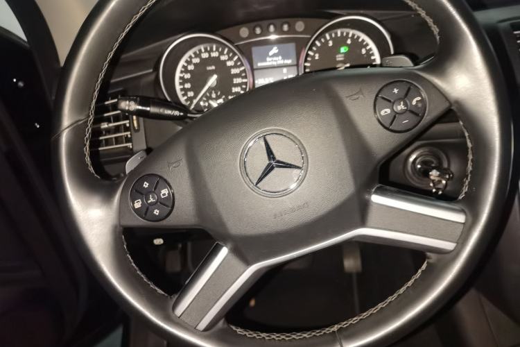 Used Mercedes-Benz R-Class 2015 R 400 4MATIC Business Model Steering Wheel