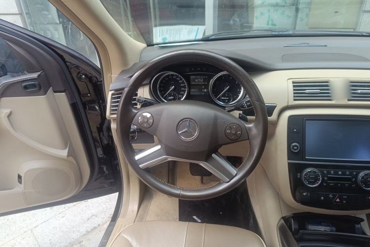 Used Mercedes-Benz R-Class 2015 R 400 4MATIC Business Model Steering Wheel