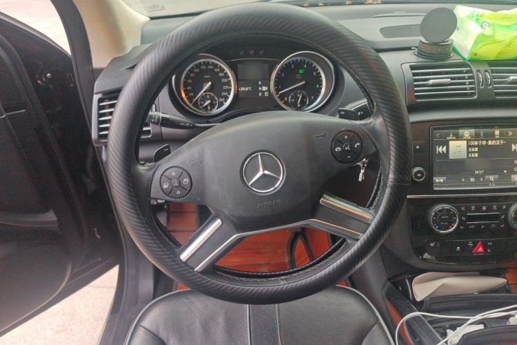 Used Mercedes-Benz R-Class 2015 R 400 4MATIC Business Model Steering Wheel