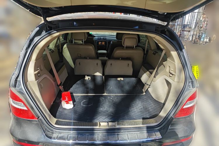Used Mercedes-Benz R-Class 2015 R 320 4MATIC Luxury Model Trunk