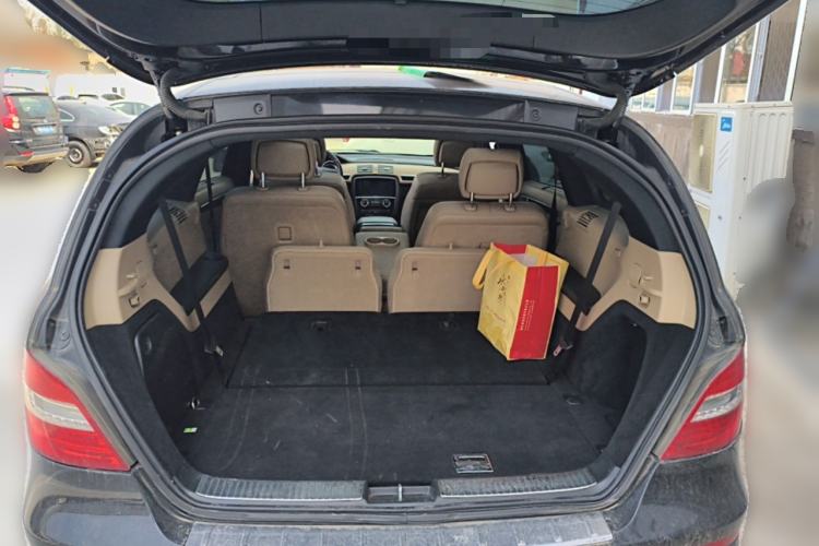 Used Mercedes-Benz R-Class 2015 R 320 4MATIC Luxury Model Trunk