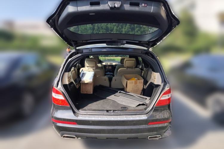 Used Mercedes-Benz R-Class 2015 R 400 4MATIC Luxury Model Trunk