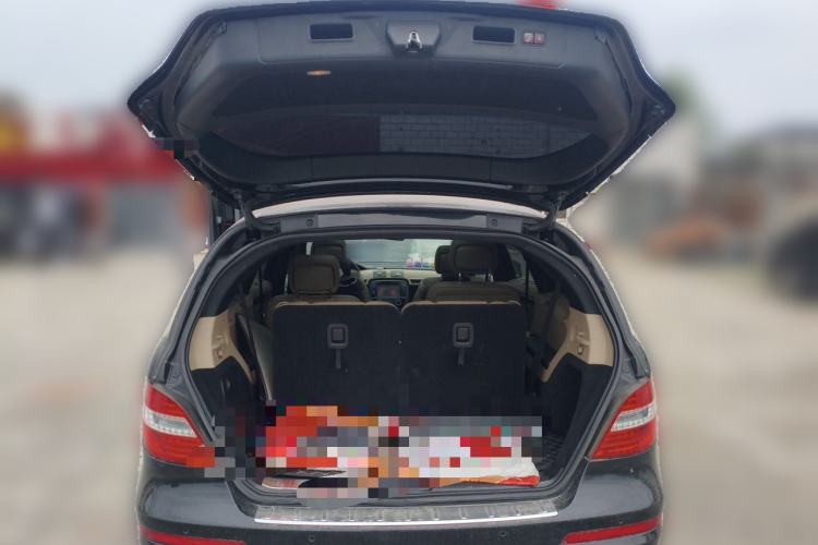 Used Mercedes-Benz R-Class 2015 R 400 4MATIC Luxury Model Trunk