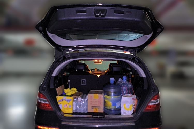 Used Mercedes-Benz R-Class 2015 R 320 4MATIC Luxury Model Trunk