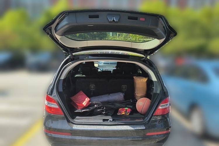 Used Mercedes-Benz R-Class 2015 R 320 4MATIC Luxury Model Trunk