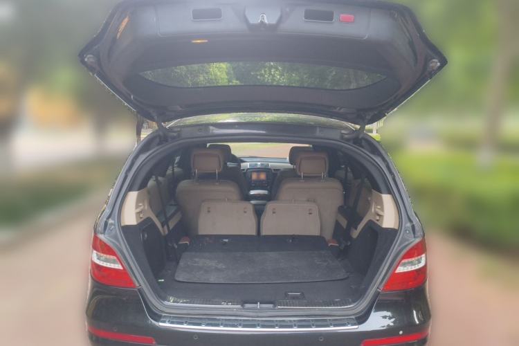 Used Mercedes-Benz R-Class 2015 R 320 4MATIC Luxury Model Trunk