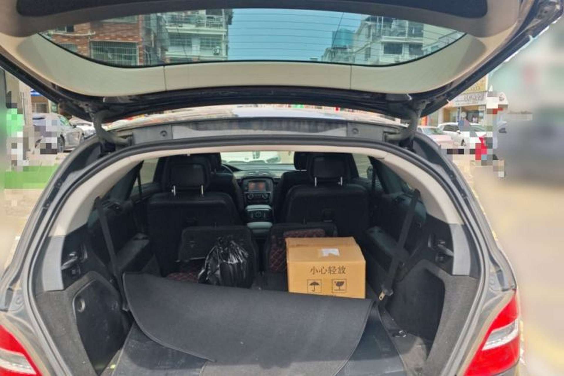 Used Mercedes-Benz R-Class 2015 R 400 4MATIC Business Model Trunk