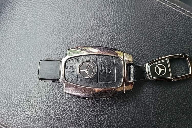 Used Mercedes-Benz R-Class 2015 R 400 4MATIC Business Model Vehicle Key