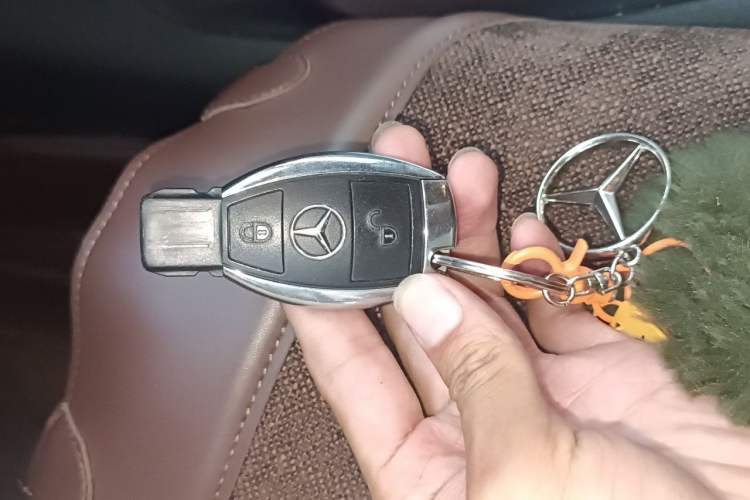 Used Mercedes-Benz R-Class 2015 R 320 4MATIC Luxury Model Vehicle Key