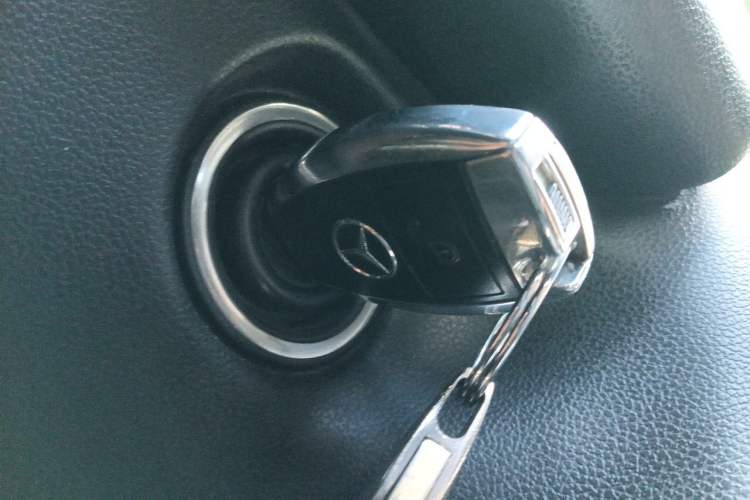 Used Mercedes-Benz R-Class 2015 R 320 4MATIC Luxury Model Vehicle Key