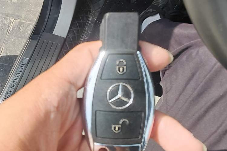 Used Mercedes-Benz R-Class 2015 R 320 4MATIC Luxury Model Vehicle Key