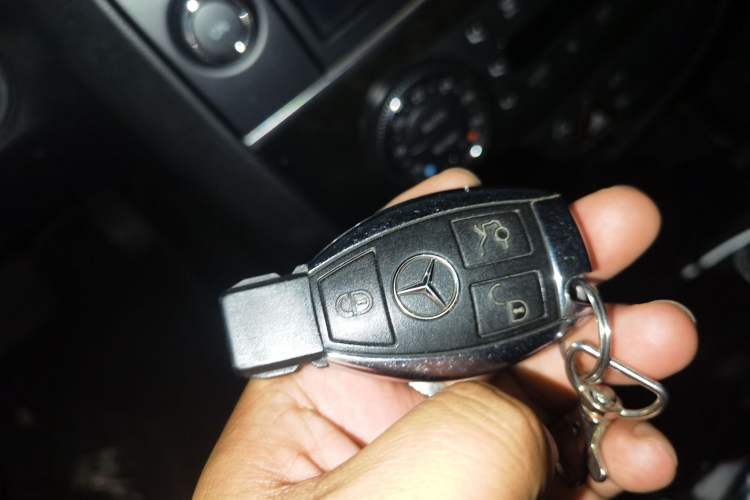 Used Mercedes-Benz R-Class 2015 R 400 4MATIC Business Model Vehicle Key