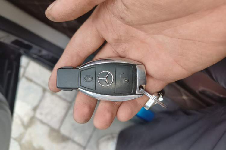 Used Mercedes-Benz R-Class 2015 R 320 4MATIC Luxury Model Vehicle Key