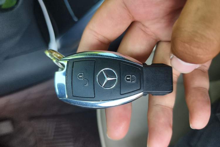 Used Mercedes-Benz R-Class 2015 R 320 4MATIC Luxury Model Vehicle Key