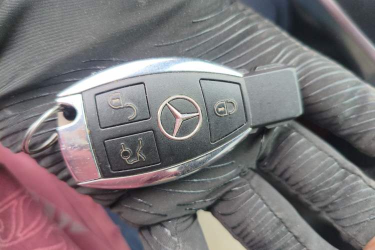 Used Mercedes-Benz R-Class 2015 R 400 4MATIC Luxury Model Vehicle Key