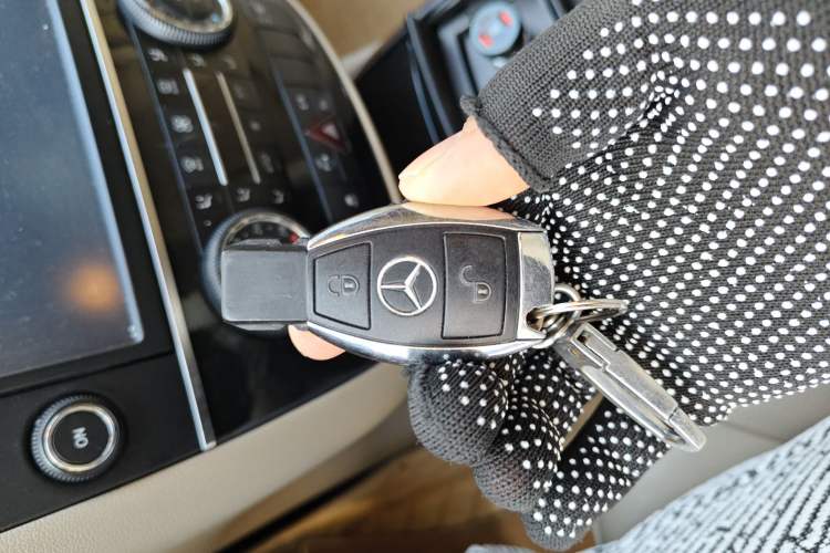 Used Mercedes-Benz R-Class 2015 R 320 4MATIC Luxury Model Vehicle Key