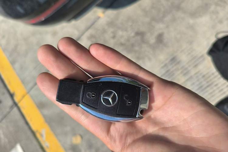 Used Mercedes-Benz R-Class 2015 R 320 4MATIC Luxury Model Vehicle Key