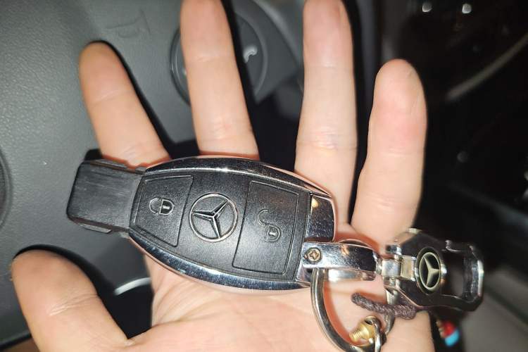 Used Mercedes-Benz R-Class 2015 R 320 4MATIC Luxury Model Vehicle Key