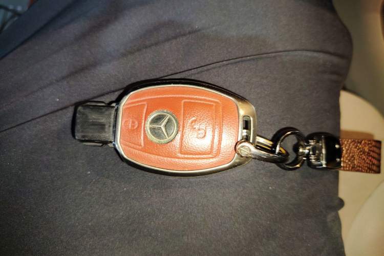 Used Mercedes-Benz R-Class 2015 R 320 4MATIC Luxury Model Vehicle Key