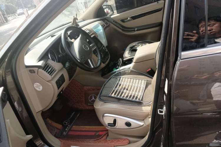 Used Mercedes-Benz R-Class 2015 R 320 4MATIC Luxury Model Left Front Seat