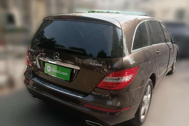 Used Mercedes-Benz R-Class 2015 R 320 4MATIC Luxury Model Rear Right 45 Deg