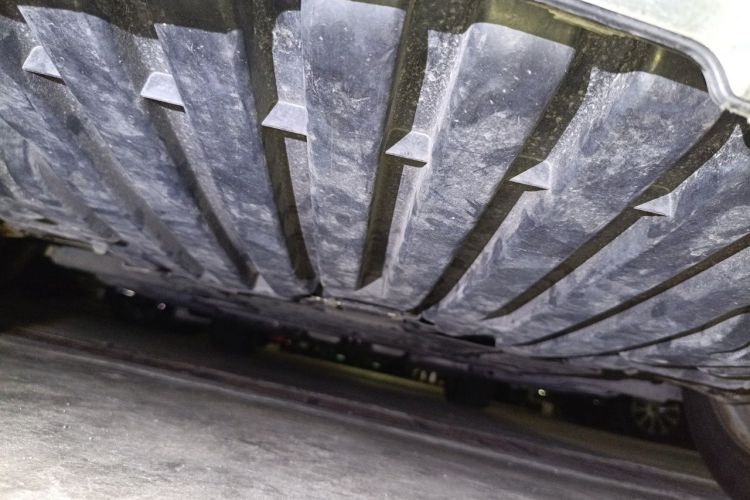 Used Mercedes-Benz R-Class 2015 R 320 4MATIC Luxury Model Chassis Front