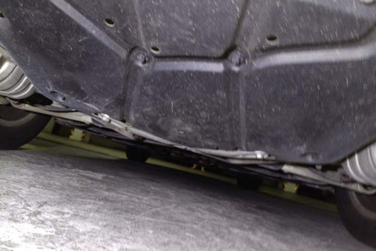 Used Mercedes-Benz R-Class 2015 R 320 4MATIC Luxury Model Chassis Rear