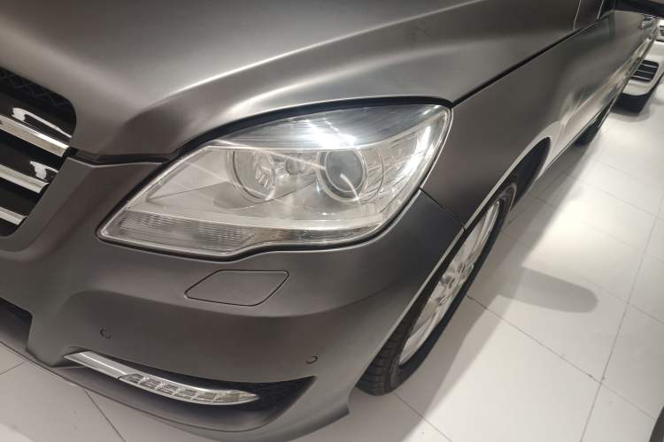 Used Mercedes-Benz R-Class 2015 R 400 4MATIC Luxury Model Left Front Headlight