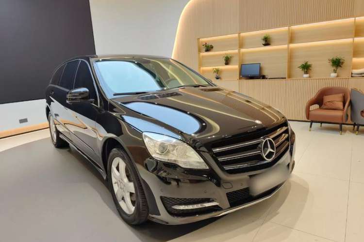 Used Mercedes-Benz R-Class 2015 R 320 4MATIC Luxury Model Exterior 1