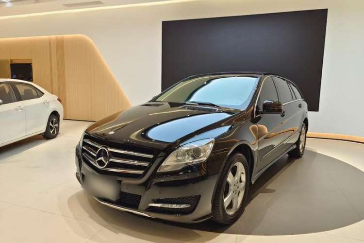 Used Mercedes-Benz R-Class 2015 R 320 4MATIC Luxury Model Exterior 4