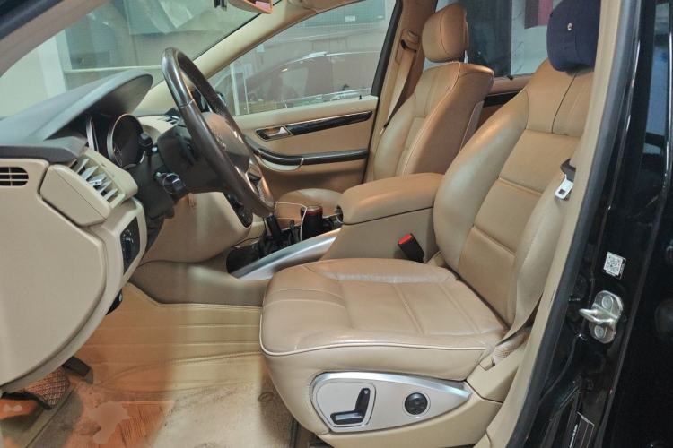 Used Mercedes-Benz R-Class 2015 R 400 4MATIC Business Model Left Front Seat