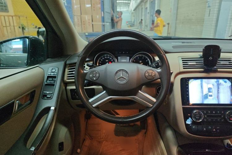 Used Mercedes-Benz R-Class 2015 R 400 4MATIC Business Model Steering Wheel