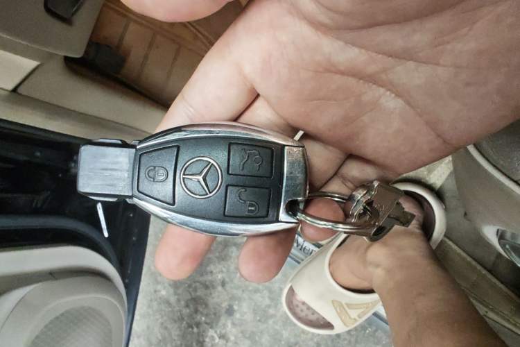 Used Mercedes-Benz R-Class 2015 R 400 4MATIC Business Model Vehicle Key