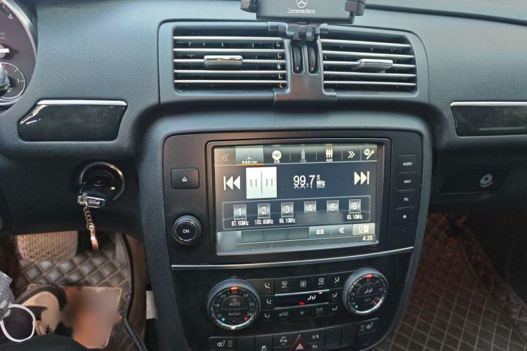 Used Mercedes-Benz R-Class 2015 R 320 4MATIC Luxury Model Audio And AC Panel