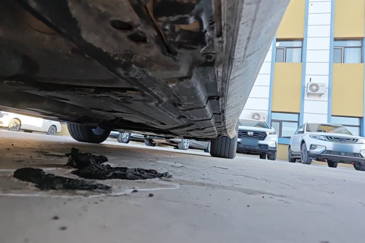 Used Mercedes-Benz R-Class 2015 R 320 4MATIC Luxury Model Chassis Rear Right