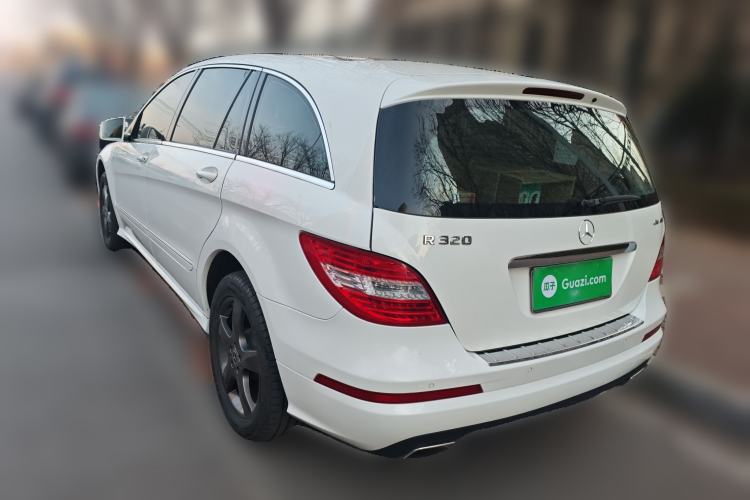 Used Mercedes-Benz R-Class 2015 R 320 4MATIC Luxury Model Exterior 3