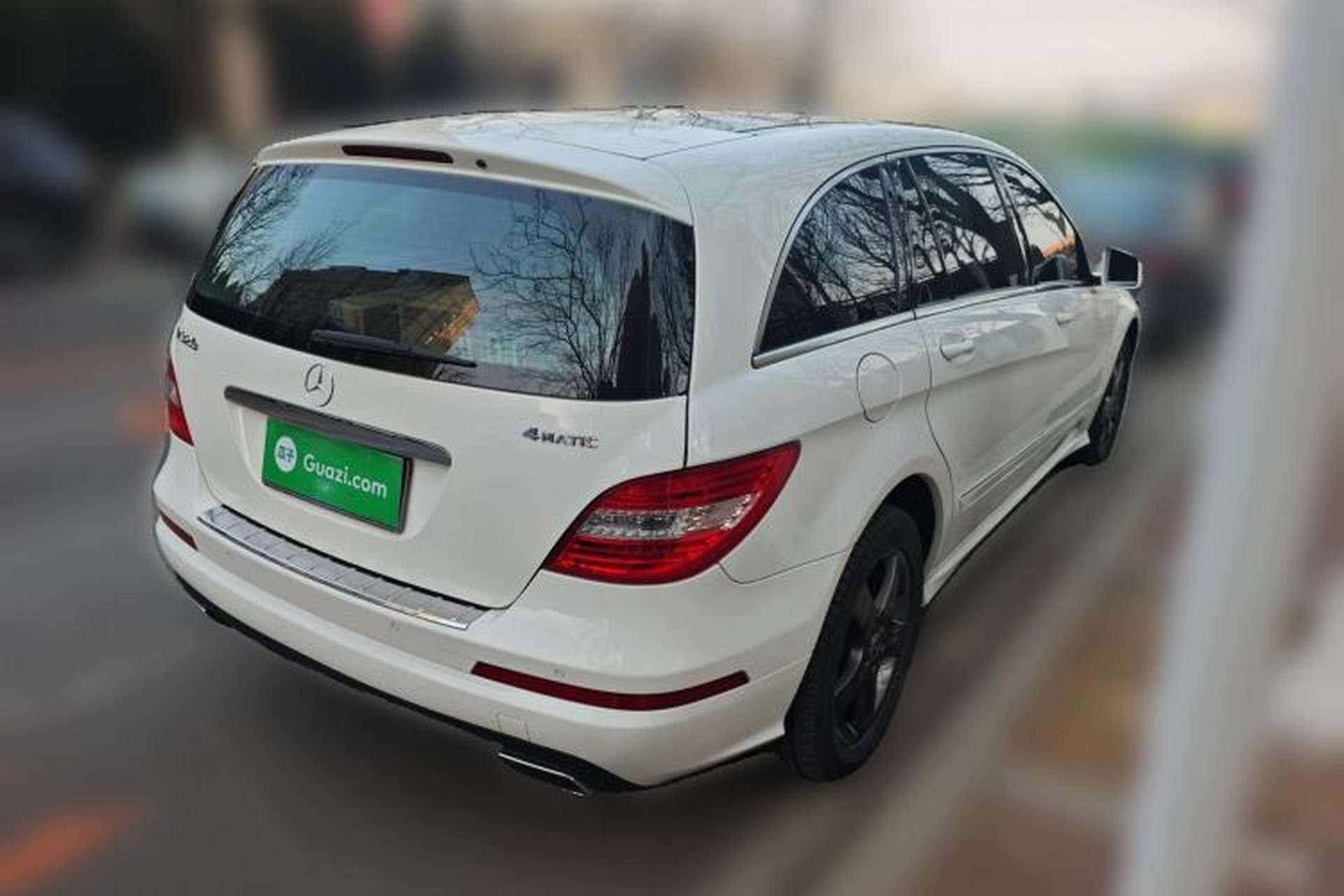 Used Mercedes-Benz R-Class 2015 R 320 4MATIC Luxury Model Exterior 5