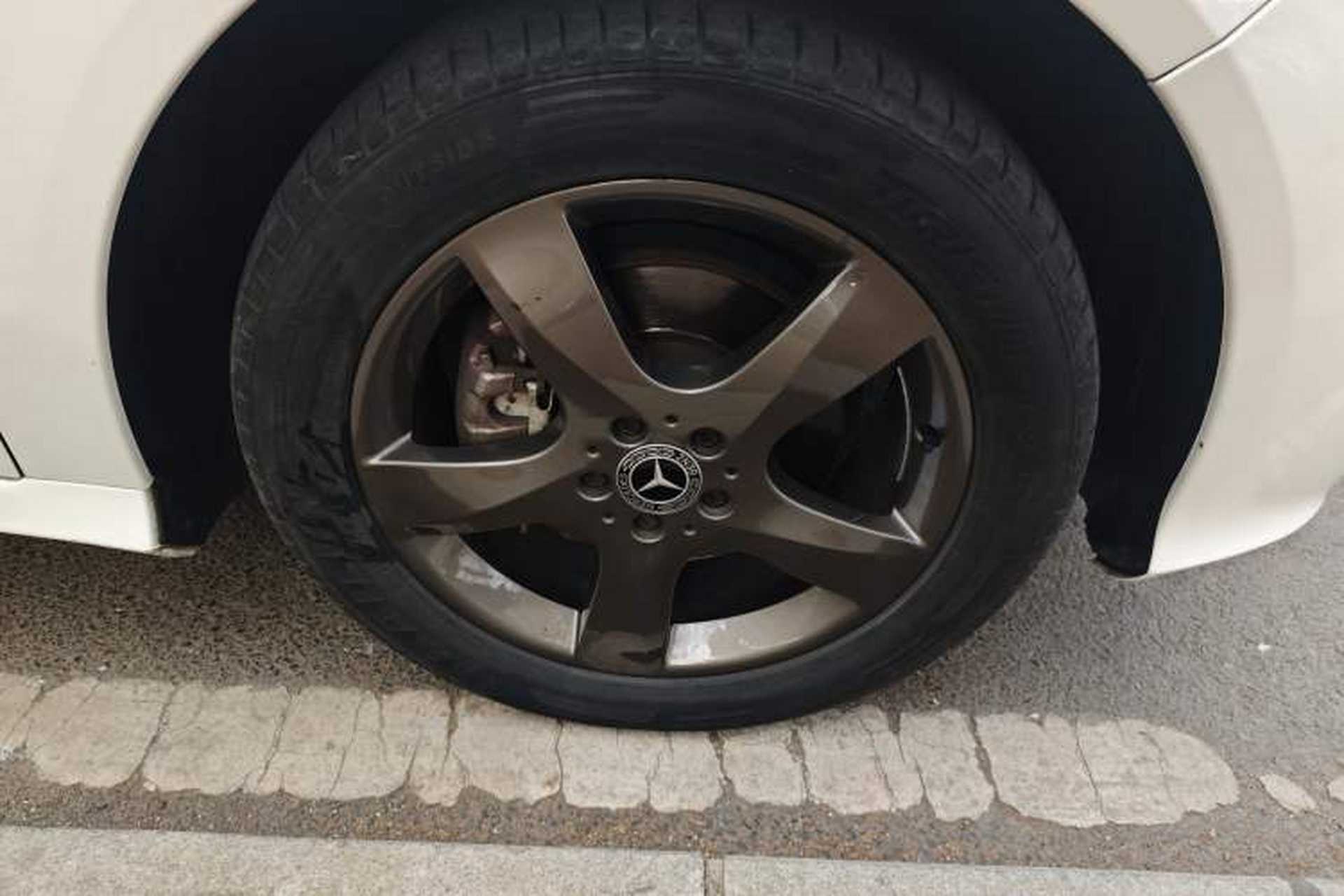 Used Mercedes-Benz R-Class 2015 R 320 4MATIC Luxury Model Exterior 7
