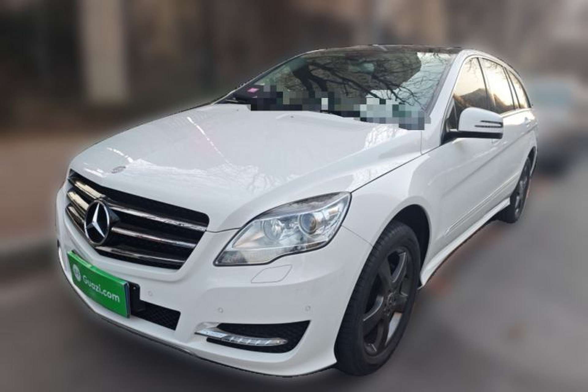 Used Mercedes-Benz R-Class 2015 R 320 4MATIC Luxury Model Front Left 45 Deg