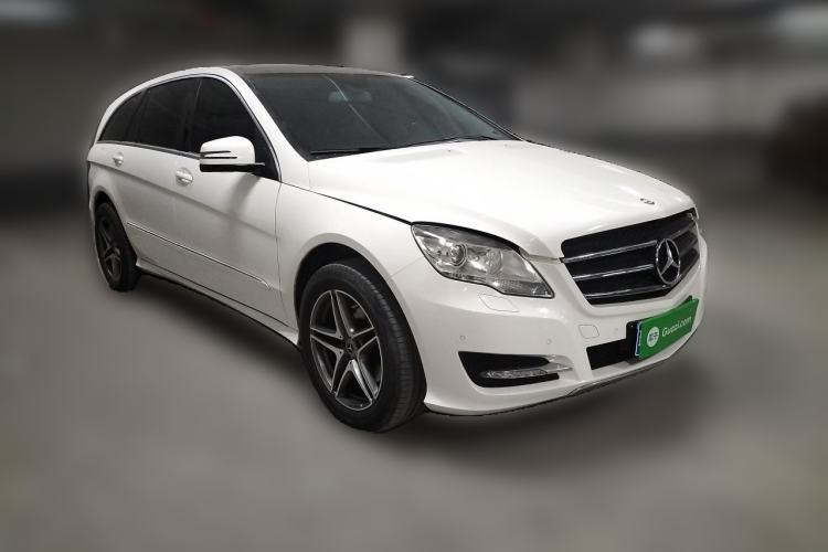 Used Mercedes-Benz R-Class 2015 R 400 4MATIC Business Model Front Right 45 Deg