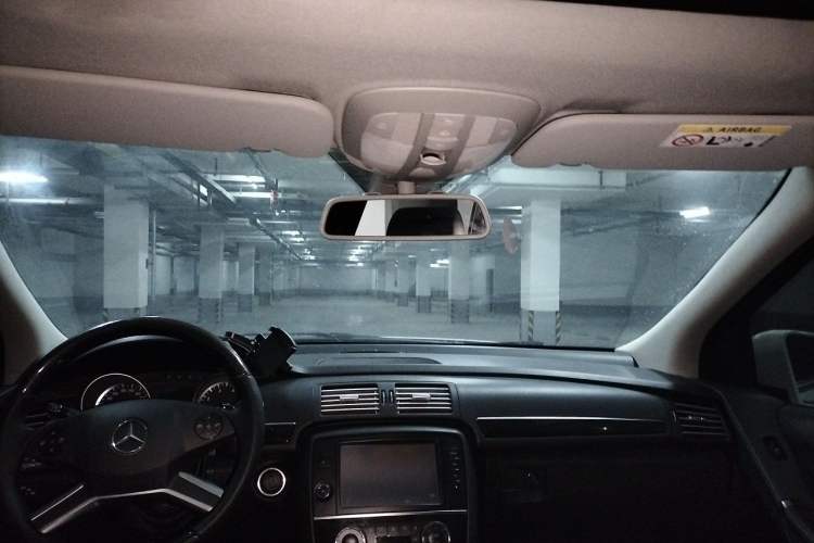 Used Mercedes-Benz R-Class 2015 R 400 4MATIC Business Model Headliner