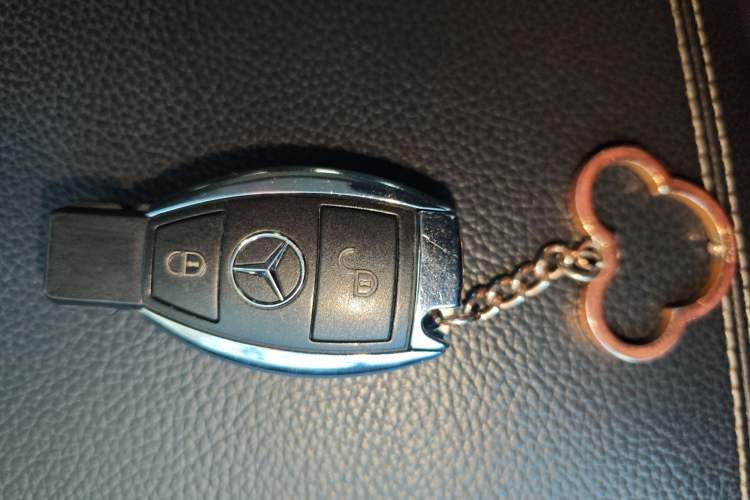 Used Mercedes-Benz R-Class 2015 R 320 4MATIC Luxury Model Interior 1