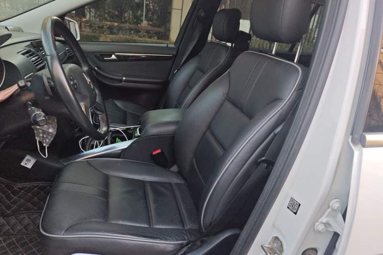 Used Mercedes-Benz R-Class 2015 R 320 4MATIC Luxury Model Left Front Seat