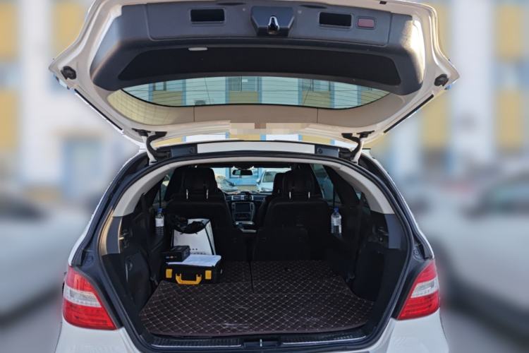 Used Mercedes-Benz R-Class 2015 R 320 4MATIC Luxury Model Trunk