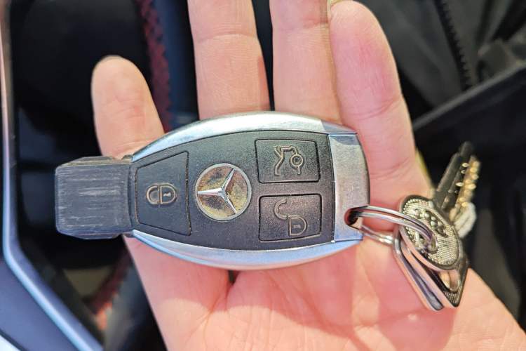 Used Mercedes-Benz R-Class 2015 R 320 4MATIC Luxury Model Vehicle Key